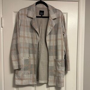 BBJ Los Angeles Plaid Blazer – Chic Layering Piece 🌟